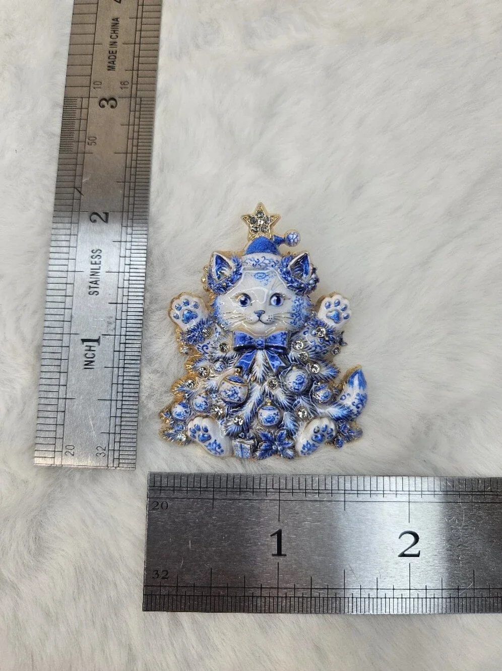 Vintage Style Blue & White Christmas Cat Brooch Pin